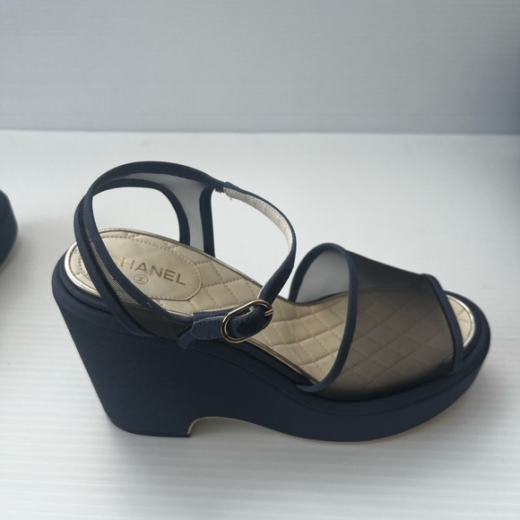 Chanel platform sandal, US size 8, Eggplant/Gray color, never been worn - Picture 7 of 8